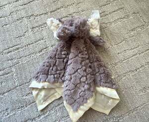 Putty Shadow Bunny Character Blanket- Gray – ,